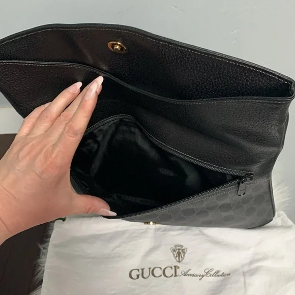 ❌SOLD❌Authentic vintage large black Gucci flap Cluch w dustbag - Picture 11 of 17
